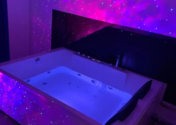 Paris La Defense - Santorin Apartment With Jacuzzi